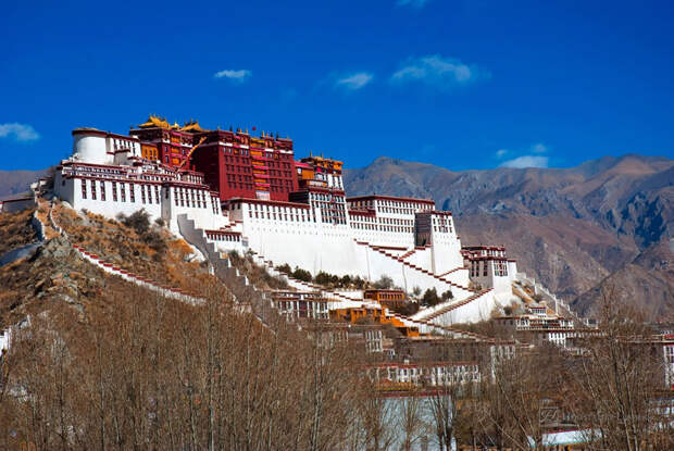 Путоцзунчэн: зачем для китайского императора построили копию тибетского дворца Потала