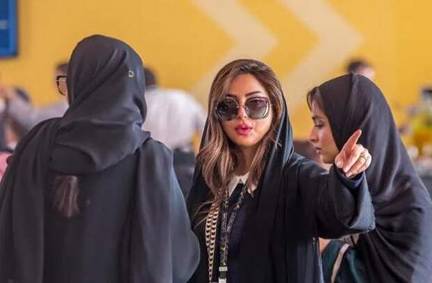 Можно ли познакомиться с девушкой в Саудовской Аравии? Саудовская Аравия, Мужчины и женщины, Знакомства, Королева тиндера, Tinder, Длиннопост
