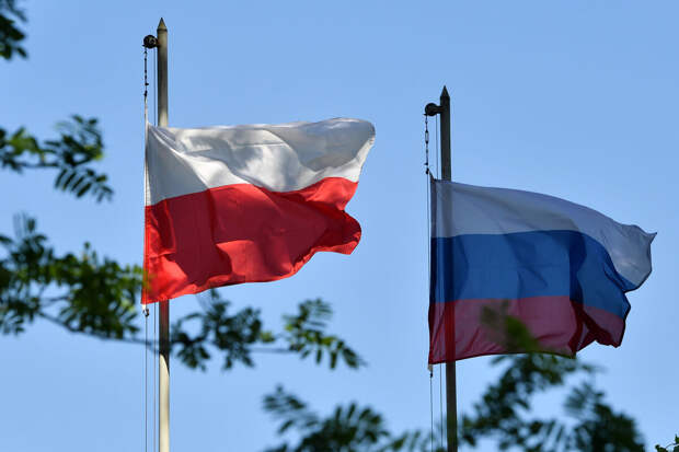 FT: Польша готовит иск о "репарациях" против РФ