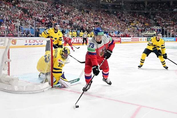 Нападающий сборной Чехии Пастрняк отметил победу над шведами в свой день рождения