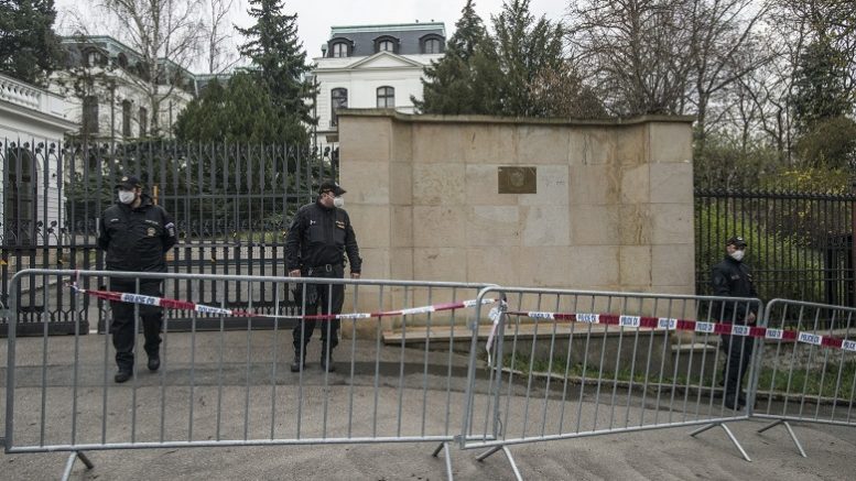 Как сложится судьба высланных из российских посольств на Западе