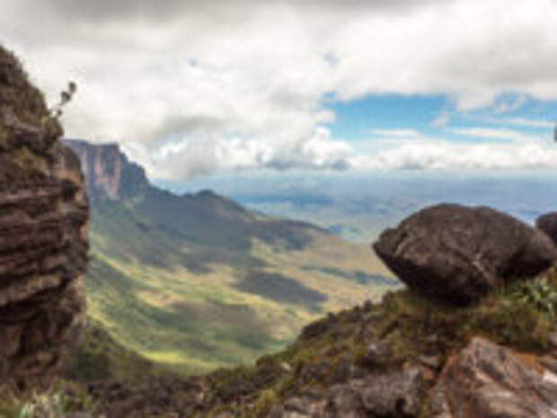 Венесуэла. Плато Рорайма. The plateau of Roraima on the Grand Sabana - Venezuela, Latin America. Фото MaRabelo - Depositphotos