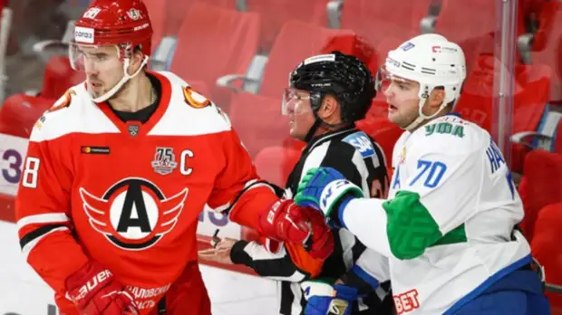 «Автомобилист» отыгрался с 1:3 и в овертайме одолел «Салават Юлаев» в КХЛ