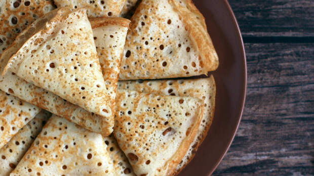 Блины получаются тонкими, ажурными и с красивыми дырочками: все просят поделиться секретом