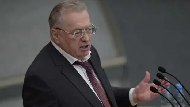 Сотни человек пытаются попасть на Новодевичье кладбище, чтобы проститься с Жириновским