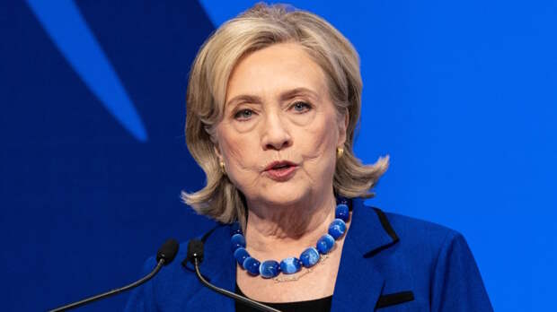 Хиллари Клинтон отрицает близкие отношения Билла Клинтона с Эпштейном