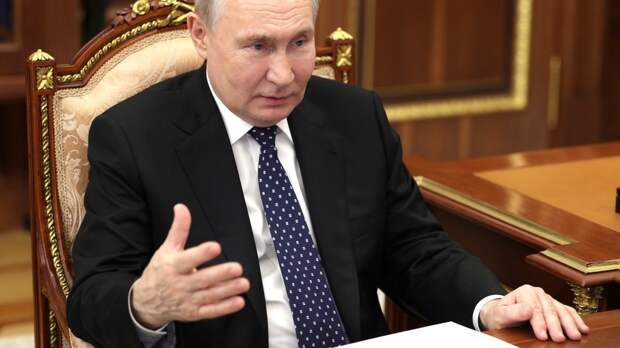 Бывший разведчик-нелегал объяснил, почему Путин отказался от быстрой победы над Западом