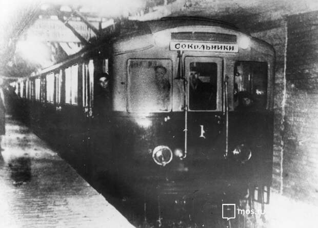 Первый поезд метро. 1934 год. Снимок предоставлен Московским метрополитеном
