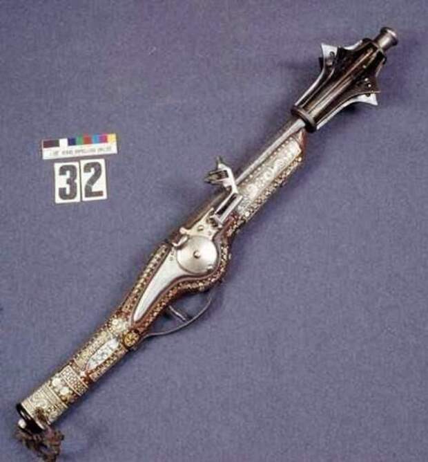 Пистолет - шестопер. Сделан в Северной Германии (1575-1600 гг.). антиквариат, интересное, история, опасное, оружие, старина, страшное, факты