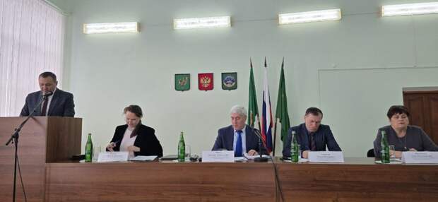 В Красногвардейском районе подвели итоги деятельности организаций соцобслуживания населения в 2025 году