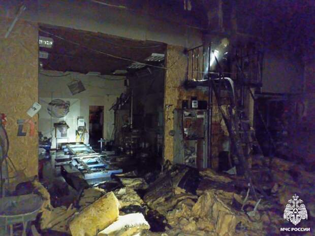 В Рыбинском округе по вине хозяина сгорел автосервис