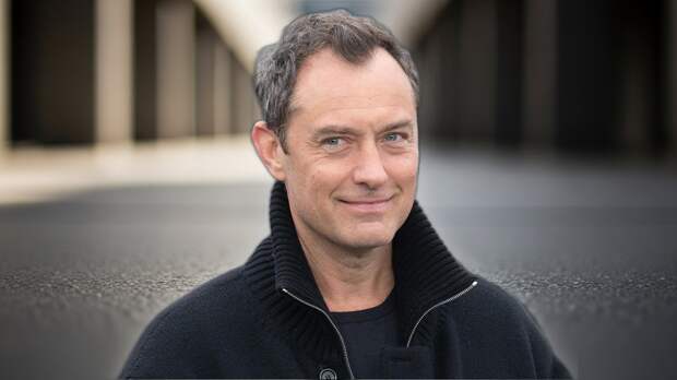 «Наша связь не для посторонних глаз»: Как 53-летний Джуд Лоу остепенился после семи детей от пяти женщин и нашел счастье с психологом