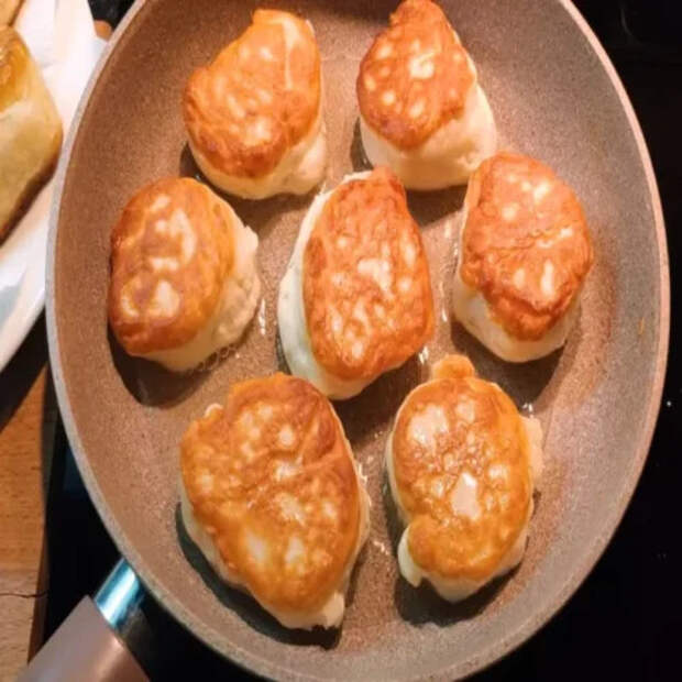 Пышные оладьи на кефире: как пух без дрожжей. Простой и вкусный рецепт