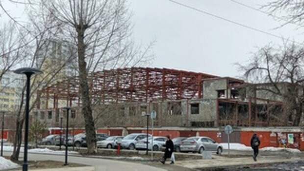 Ледовая арена на пр. Сибирском, 52, апрель 2025 года / Фото: amic.ru