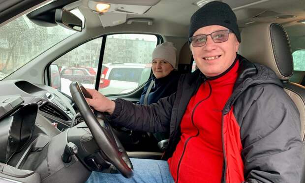 У многодетной семьи из Новодвинска появился новый автомобиль