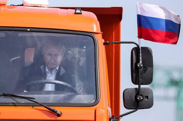 Исторический день: Крым навсегда соединился с Россией мостом