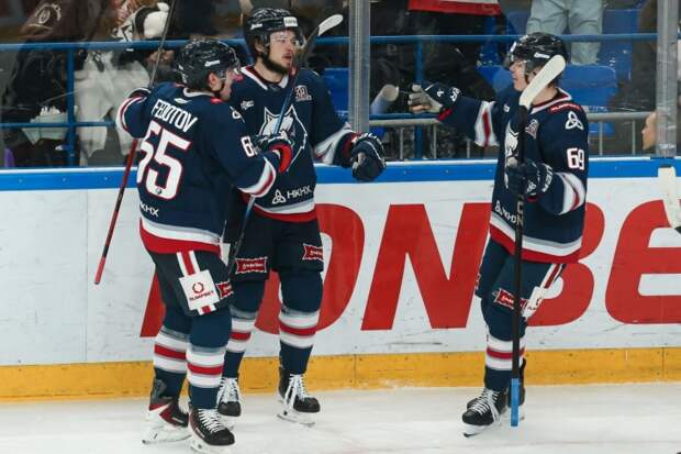 Ещё два клуба вышли в плей-офф, а «Амур» сенсационно провалился. Итоги дня в КХЛ