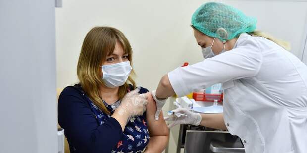 Хрипун рассказал о важности вакцинации от COVID-19 для аллергиков и онкобольных / Фото: Ю.Иванко, mos.ru