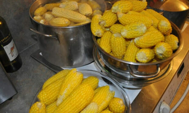 Кукуруза, консервированная целиком