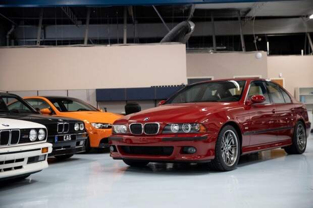 В США продается великолепный BMW M5 2002 года выпуска в редком цвете