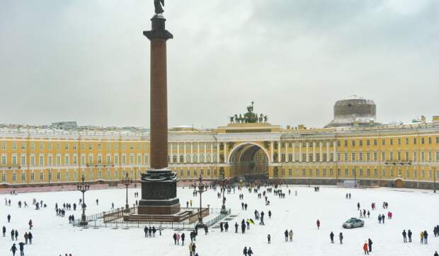 Кто поможет Петербургу справиться со снегом