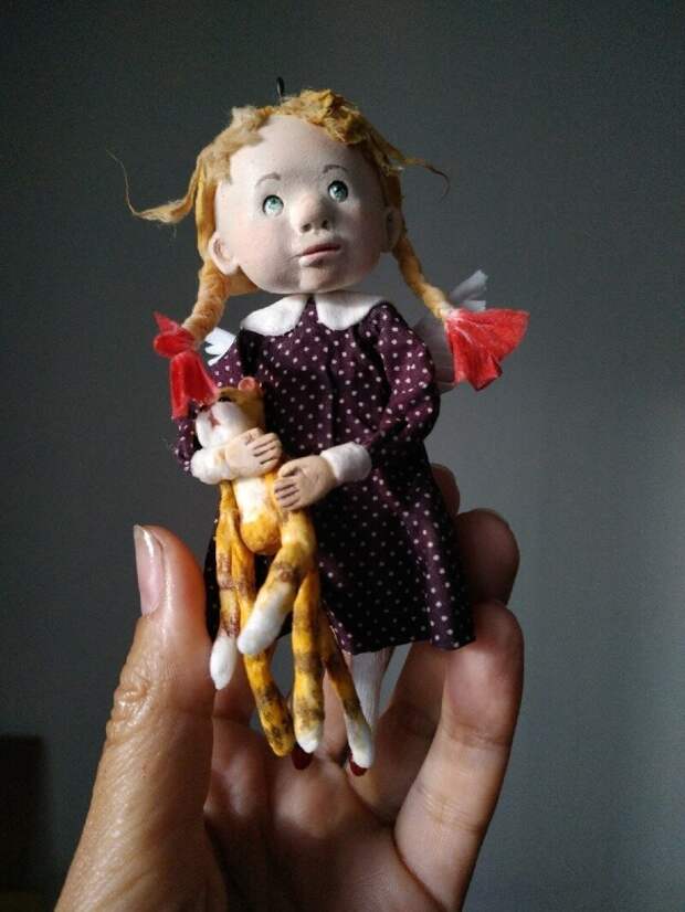 Забавные ватные куклы от Елены Злоказовой. У художницы явно все в порядке с чувством юмора