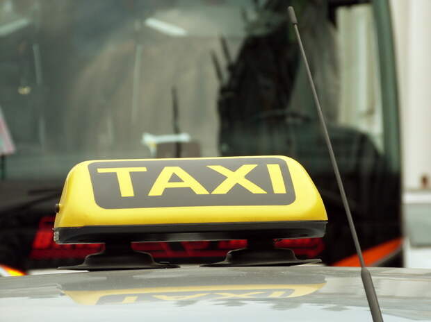 В Петербурге вынесли приговор устроившему аварию таксисту «под кайфом»