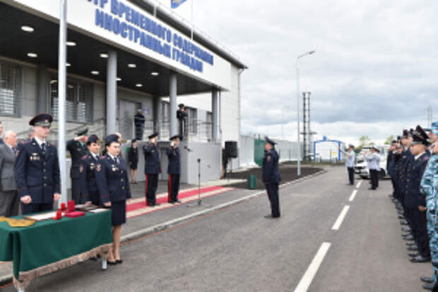 Главное управление по обеспечению охраны. Задачи и функции полиции рф. Герб участковых. Суздаль виктор яковлевич. Структурная организация полиции.