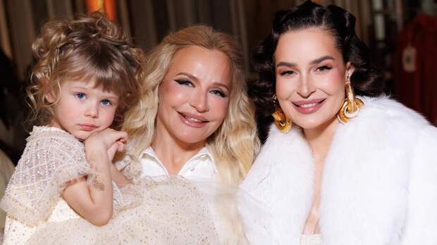 Севиль, Андрей Малахов, Яна Рудковская и другие на Широкой Масленице Виктории Шеляговой и «Москвички»