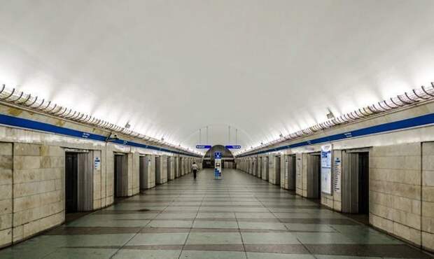 Зачем в Ленинградском метро строили станции с дверьми на платформе СССР, истории, ностальгия, факты