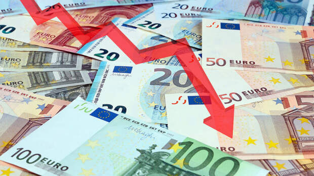 Курс евро опустился ниже 99 рублей впервые с 3 апреля