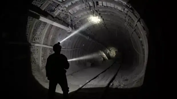 Обрушение породы произошло в шахте в Кузбассе