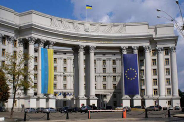 МИД Украины выступил с угрозами в адрес России и призвал Белоруссию отказаться от поддержки политики Москвы МИД Украины выступил с угрозами в адрес России и призвал Белоруссию отказаться от поддержки политики Москвы