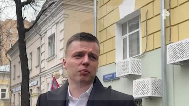 Лерчек ходит на плавание и гуляет в парке, несмотря на рак желудка