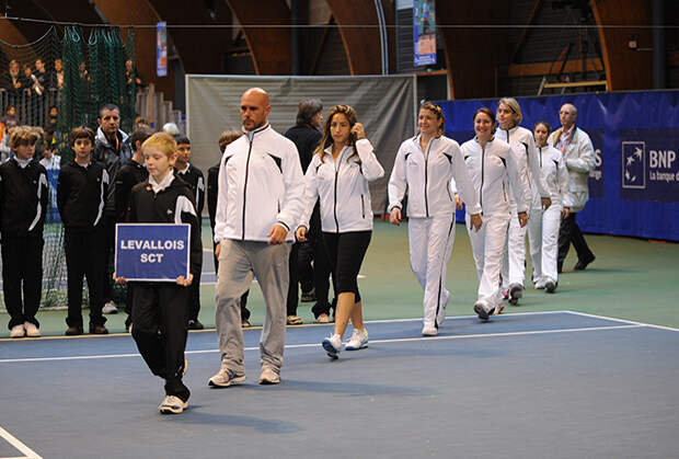 Чемпионат Франции, 2010 год. Эндрю Геддис (второй слева)