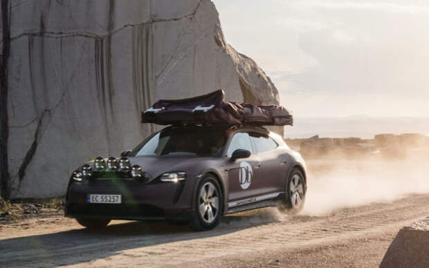 Набор открытий Porsche Taycan Cross Turismo Discoverberry