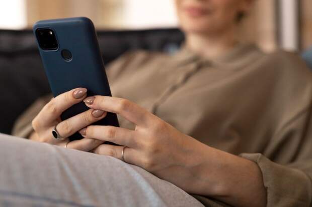 Россияне массово перестают отвечать на рабочие сообщения в отпуске