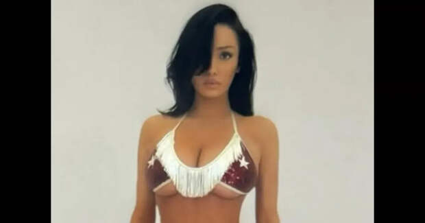 Бьянка Цензори привлекает внимание к альбому мужа Канье Уэста новыми фото в белье