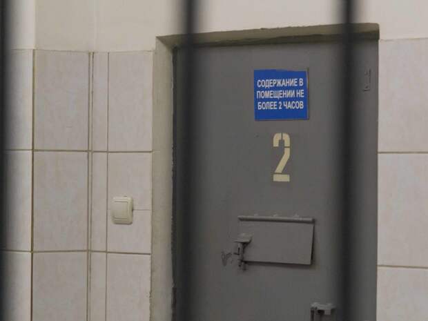 Замминистра Иванова поместят в карантинную камеру и потребуют сдать анализы
