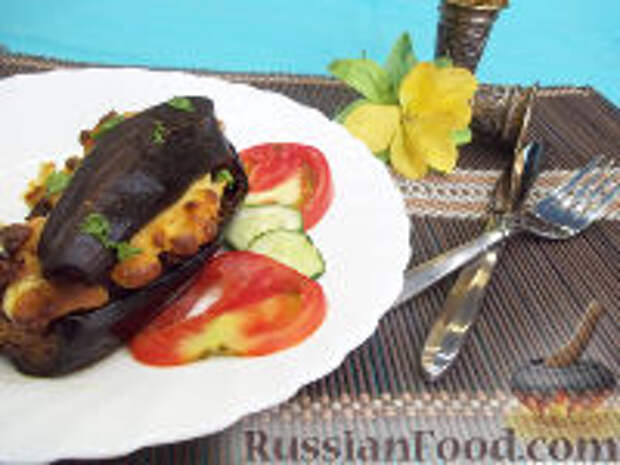 Фото к рецепту: Баклажаны, фаршированные мясным фаршем