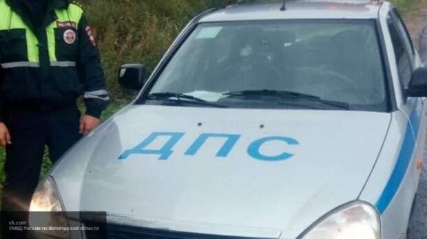 В Ленобласти автомобиль протаранил остановку, есть пострадавшие
