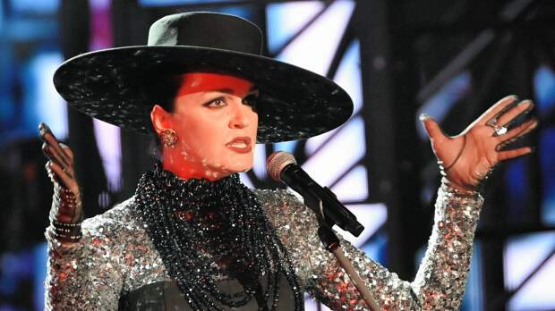 «Злые люди»: российских звезд хотят начать наказывать за грубость и хамство