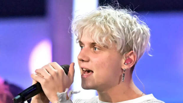 «Гонорар составил 28 млн рублей за выступление»: Ваня Дмитриенко возглавил рейтинг самых высокооплачиваемых артистов