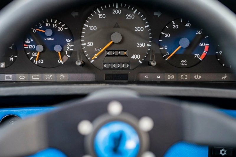 Isdera Commendatore — один из самых невероятных суперкаров 90-х 