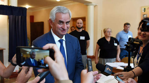 https://img.gazeta.ru/files3/593/12638593/RIAN_6003570.HR-pic4_zoom-1500x1500-4598.jpg
