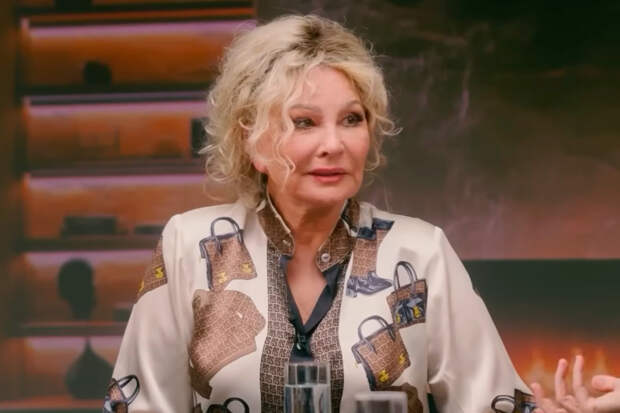 72-летняя российская телеведущая призналась в неудачной пластике