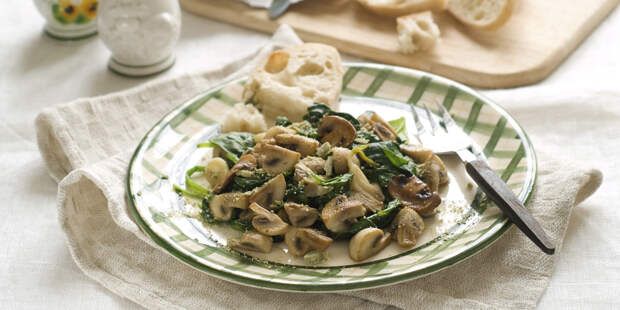 10 салатов с грибами на любой вкус