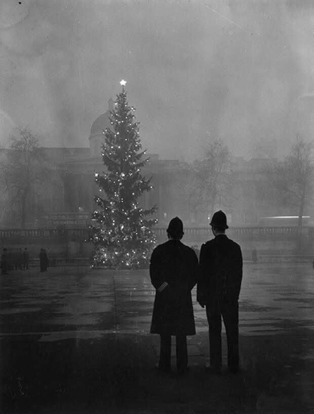 Трафальгарская площадь, 1 декабря 1948 года
