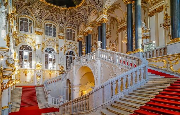 10 зданий Санкт-Петербурга, сногсшибательных ИЗНУТРИ (ФОТО)