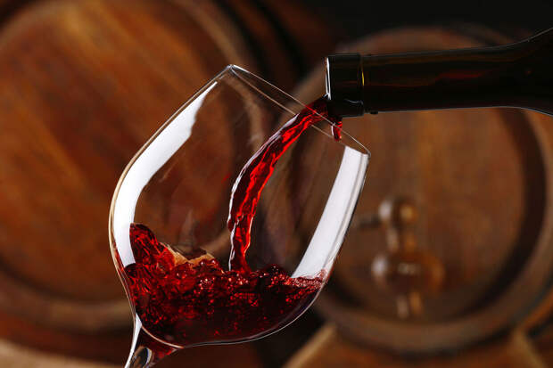 Виноторговец Липилин: вино из Италии и Испании подорожает на 35% в июле-декабре